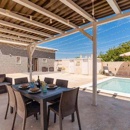Dilauro Con Piscina Exclusive *